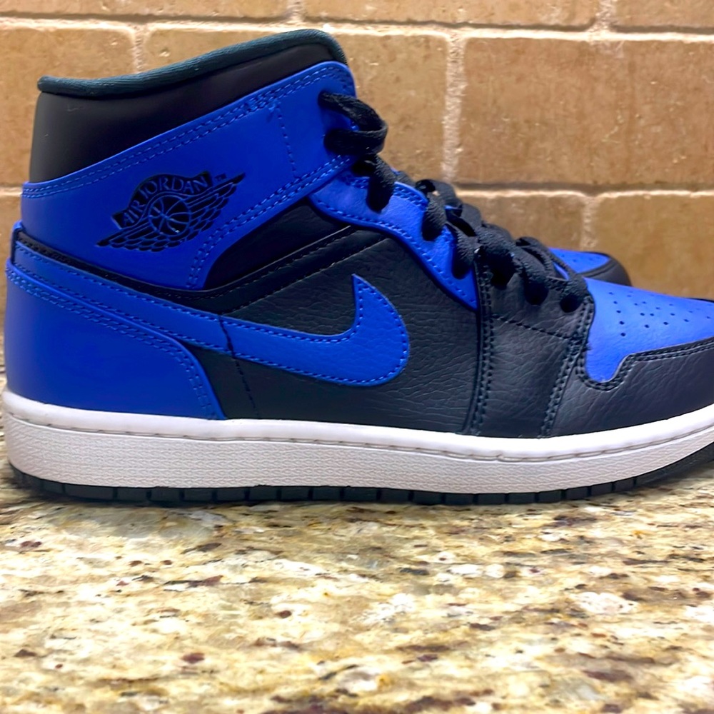 Jordan 1 royal tumbled leather